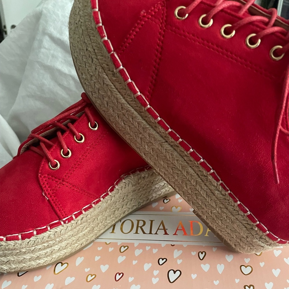 NWTS! In box VICTORIA ADAMES VALERIES2 ESPADRILLE